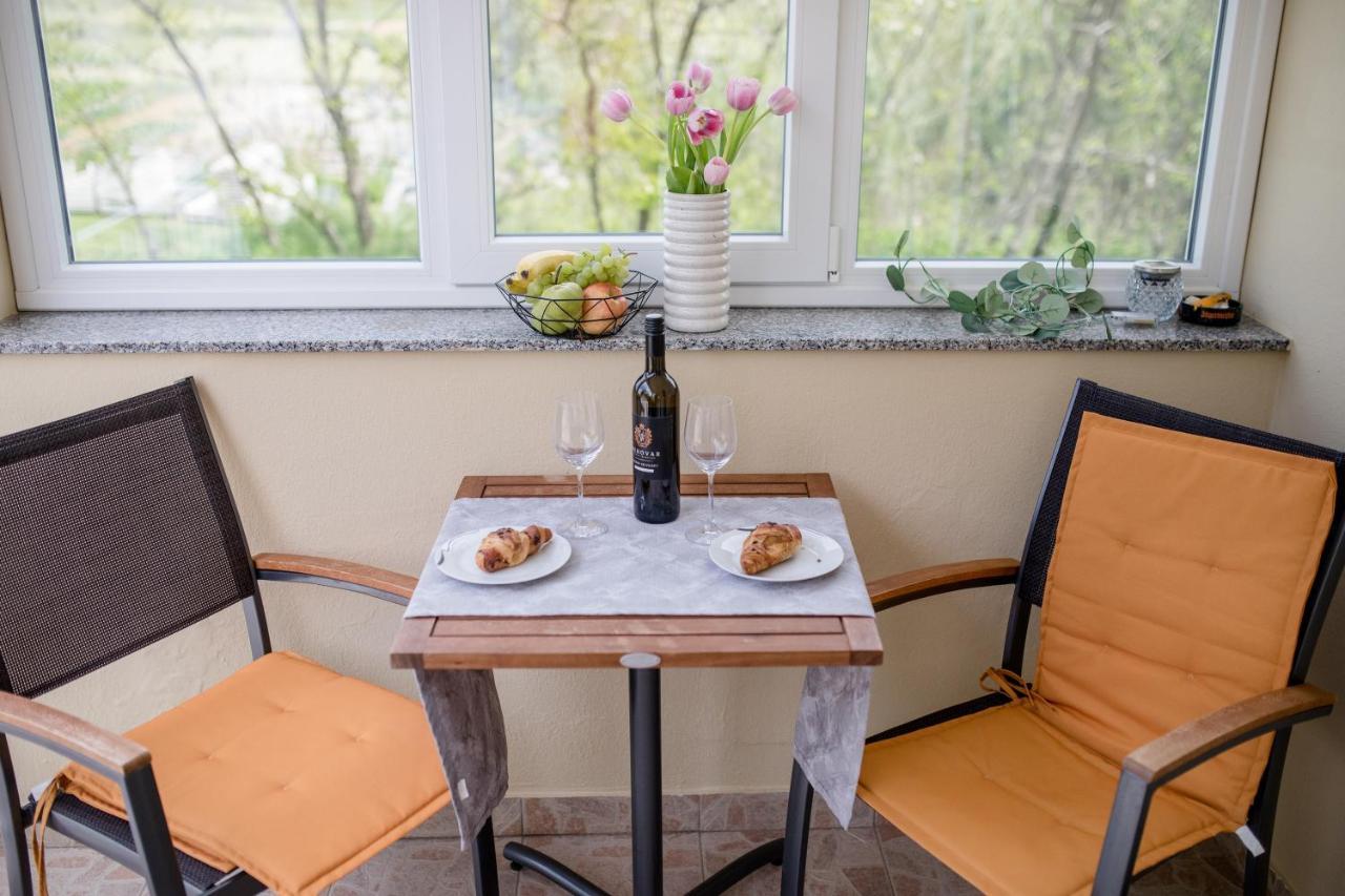 Apartmani Ana & Milo Lopar Buitenkant foto