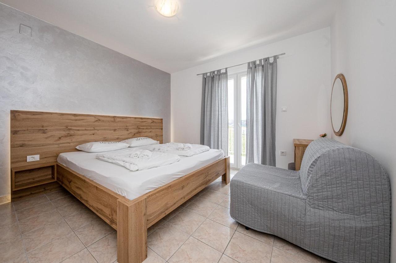Apartmani Ana & Milo Lopar Buitenkant foto